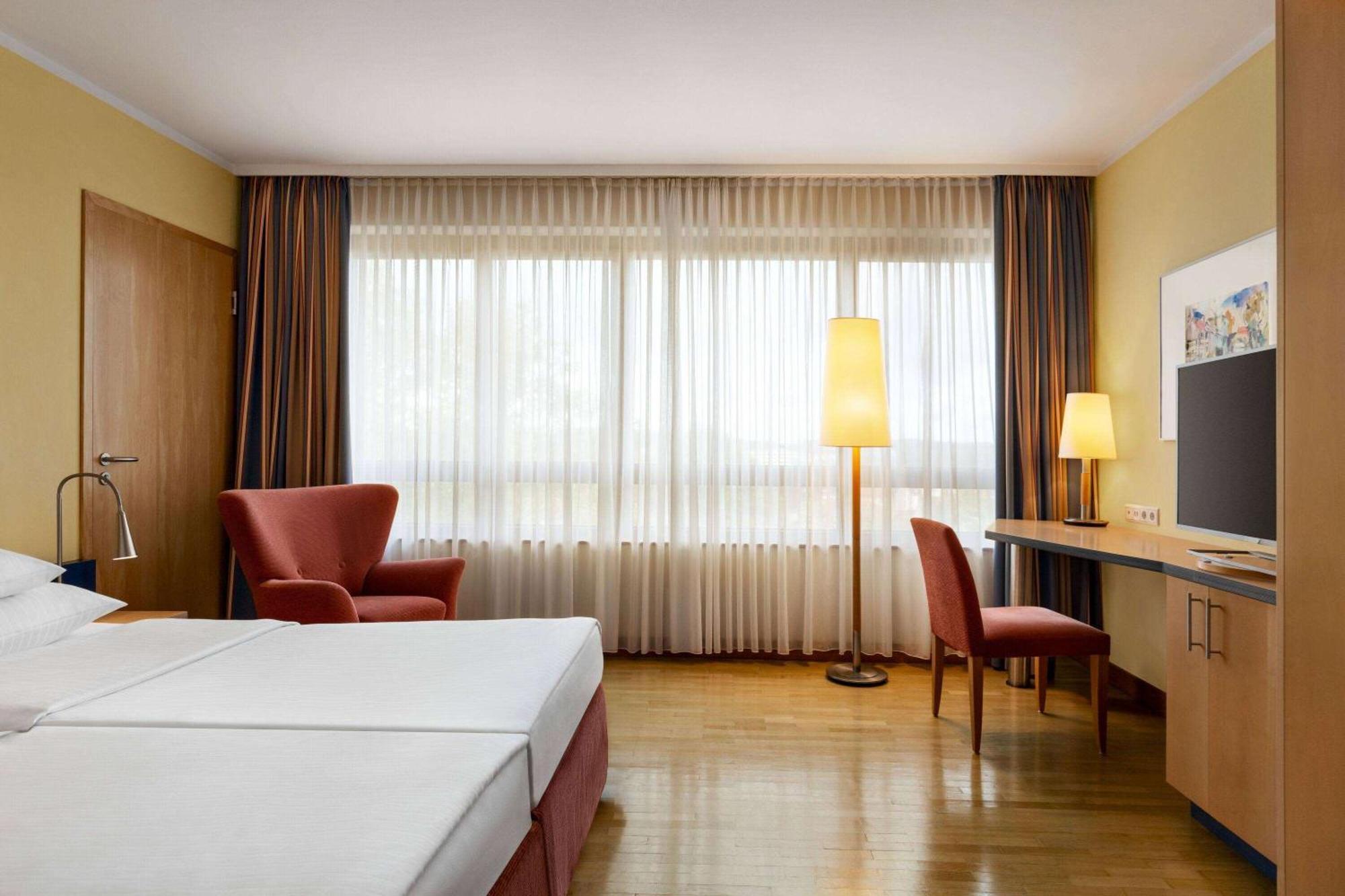 เวียนนา เฮาส์ เรมาร์ค ออสนาบรึค Hotel ภายนอก รูปภาพ