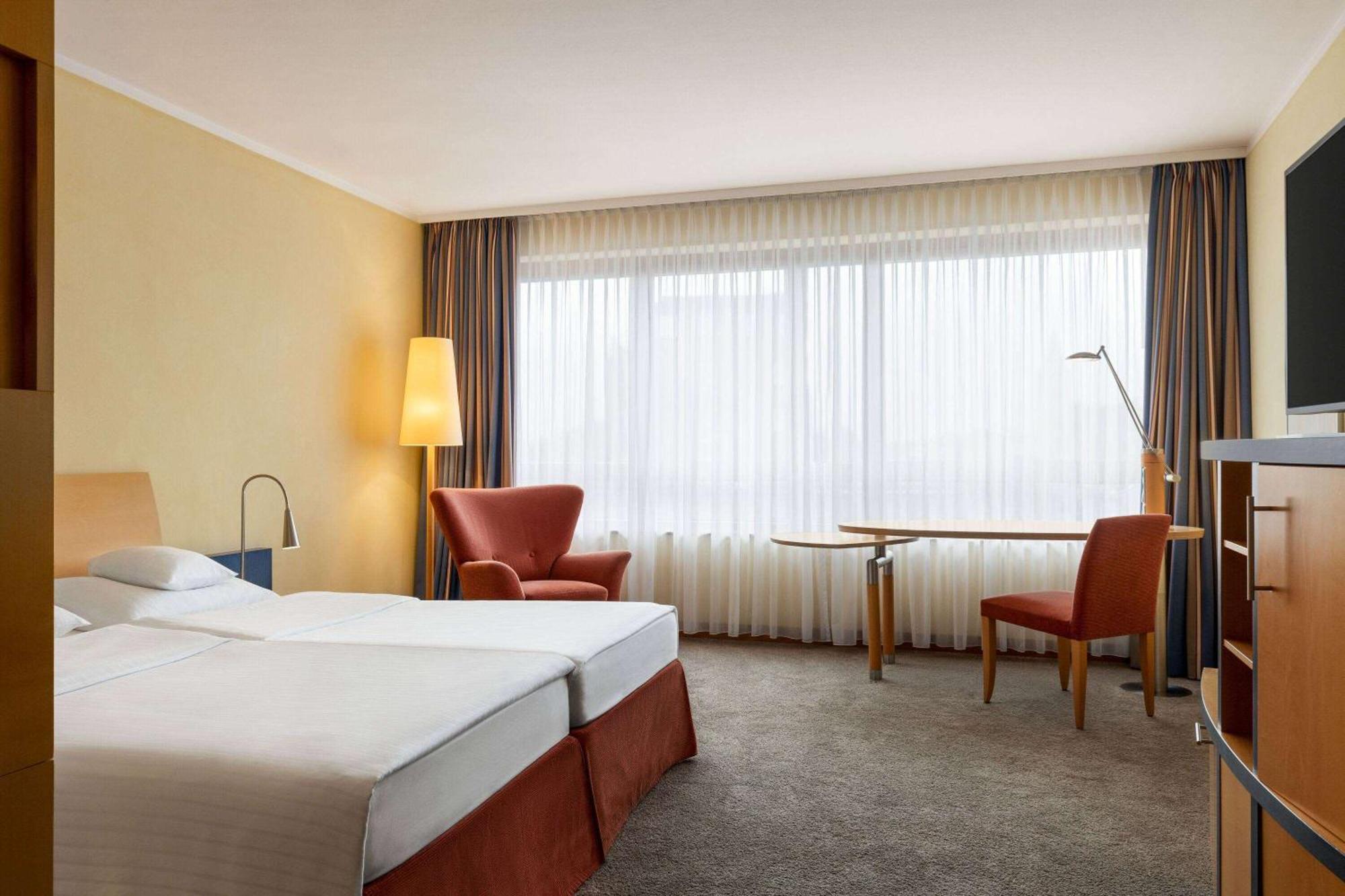 เวียนนา เฮาส์ เรมาร์ค ออสนาบรึค Hotel ภายนอก รูปภาพ