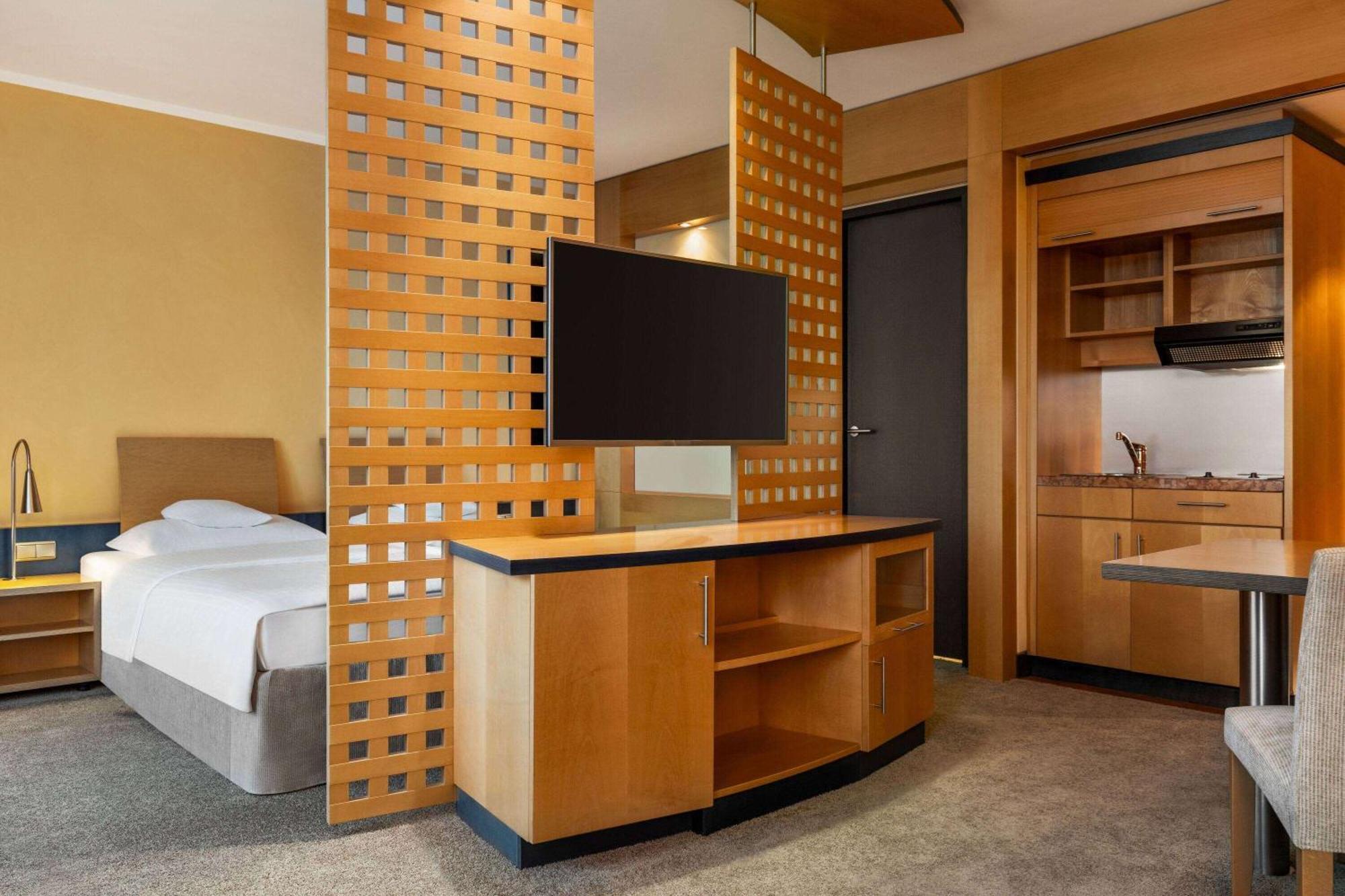เวียนนา เฮาส์ เรมาร์ค ออสนาบรึค Hotel ภายนอก รูปภาพ